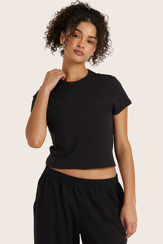 Áo thun Everyday Tee Athleisure: Chiếc áo nền tảng cho nhịp sống linh hoạt của người Việt